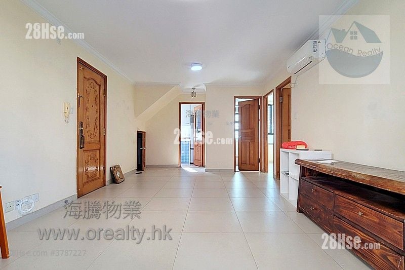 村屋 售盘 3 房 , 1 浴室 700 平方尺