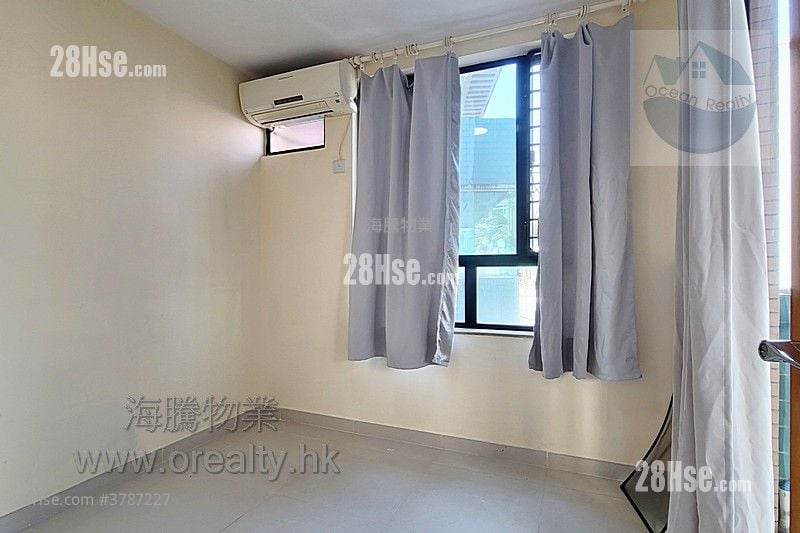 村屋 售盘 3 房 , 1 浴室 700 平方尺