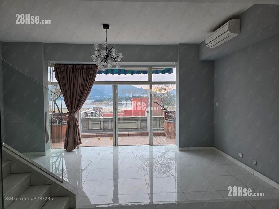 The Beverly Hills Rental 5+ Bedrooms , 3 Bathrooms 1,902 ft²