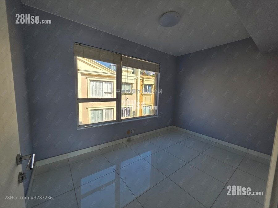 The Beverly Hills Rental 5+ Bedrooms , 3 Bathrooms 1,902 ft²