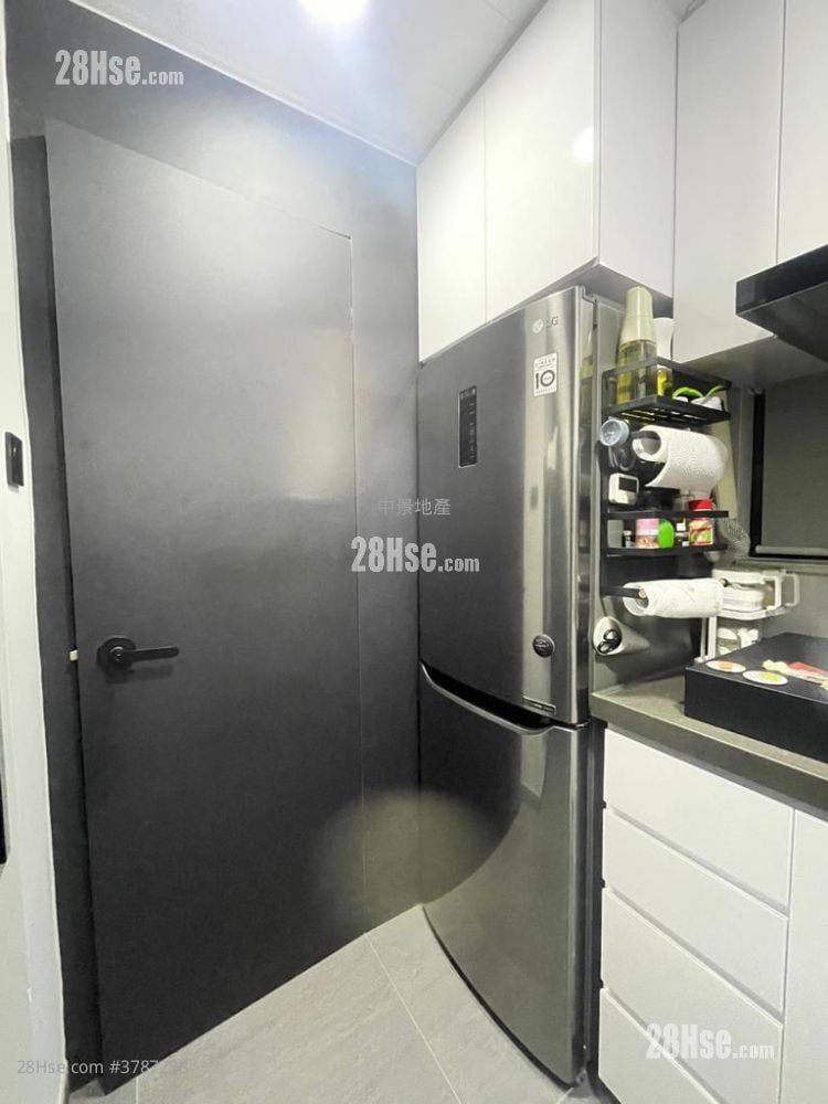 On Ning Building Sell 2 Bedrooms , 1 Bathroom 264 ft²