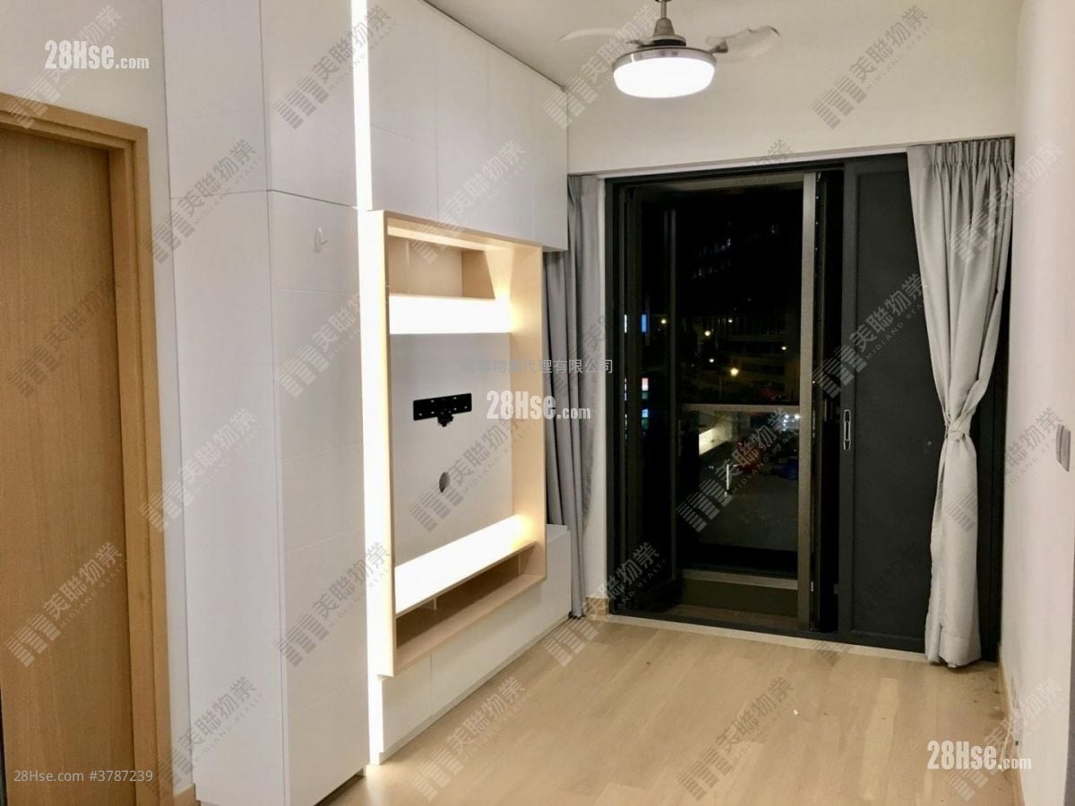 One Homantin Sell 2 Bedrooms , 1 Bathroom 512 ft²