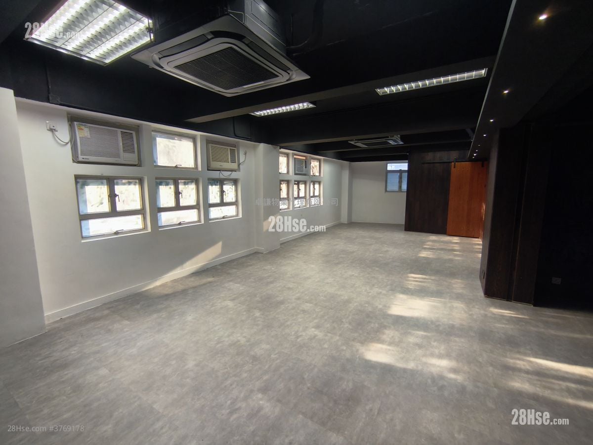 Minden House Rental 2 Toilets