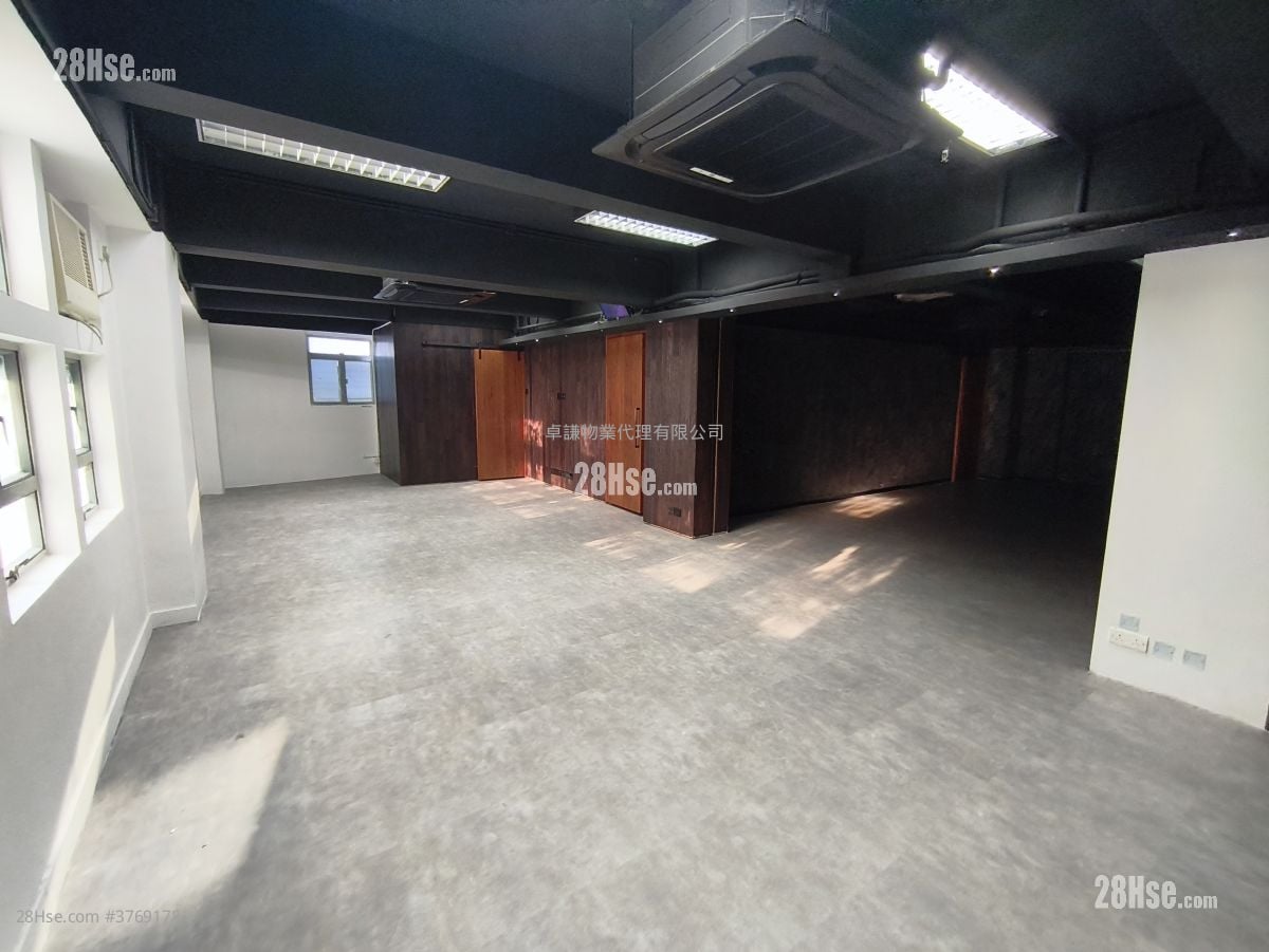 Minden House Rental 2 Toilets