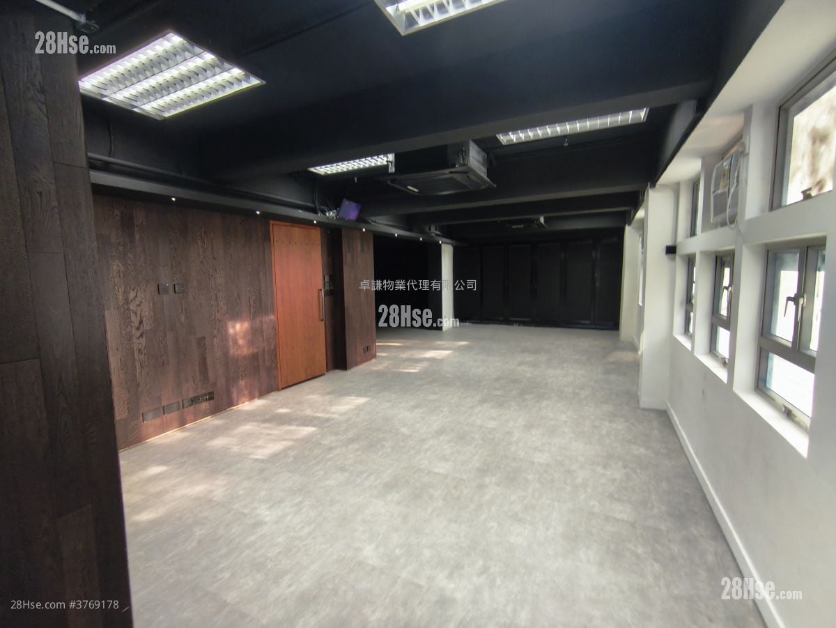 Minden House Rental 2 Toilets