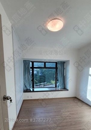 Royal Ascot Sell 3 Bedrooms 958 ft²