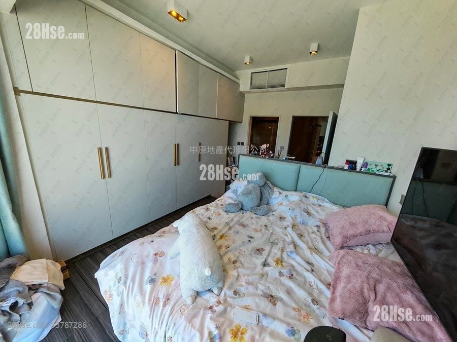 Royal Ascot Sell 3 Bedrooms 990 ft²