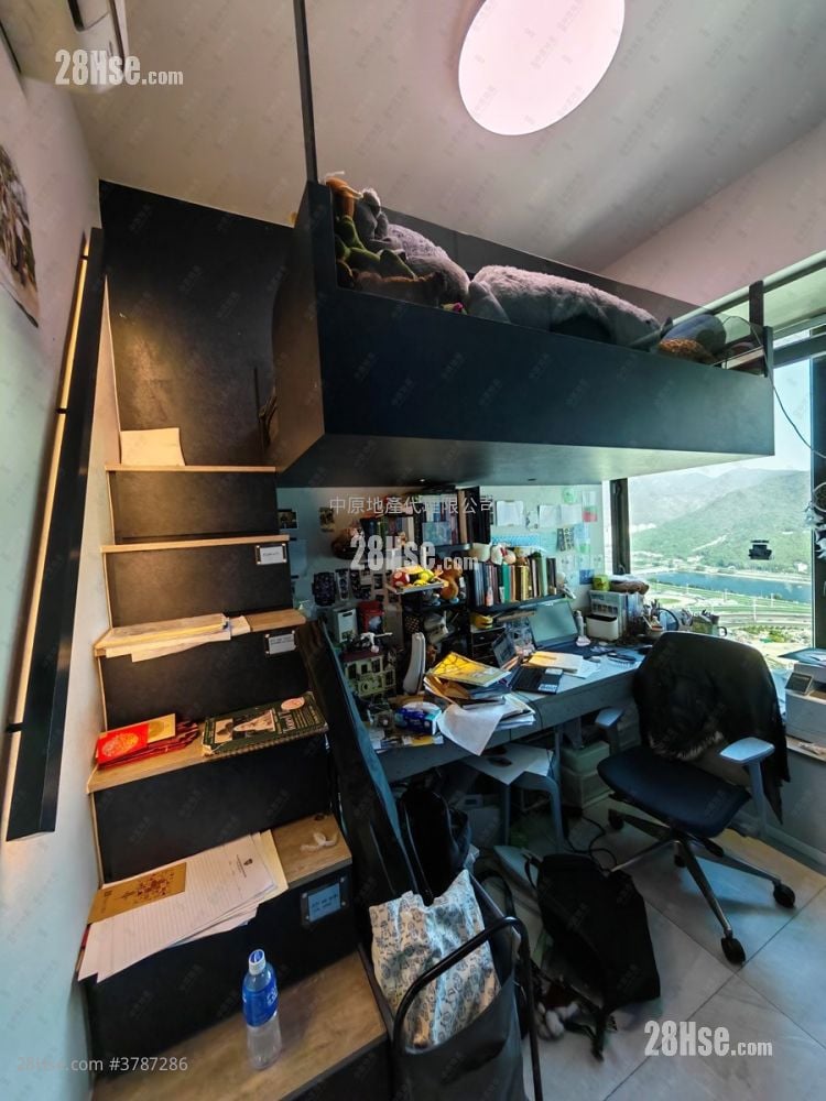 Royal Ascot Sell 3 Bedrooms 990 ft²