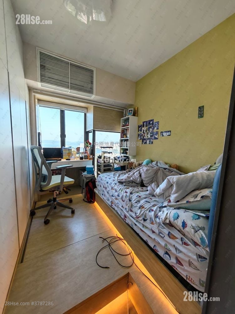 Royal Ascot Sell 3 Bedrooms 990 ft²