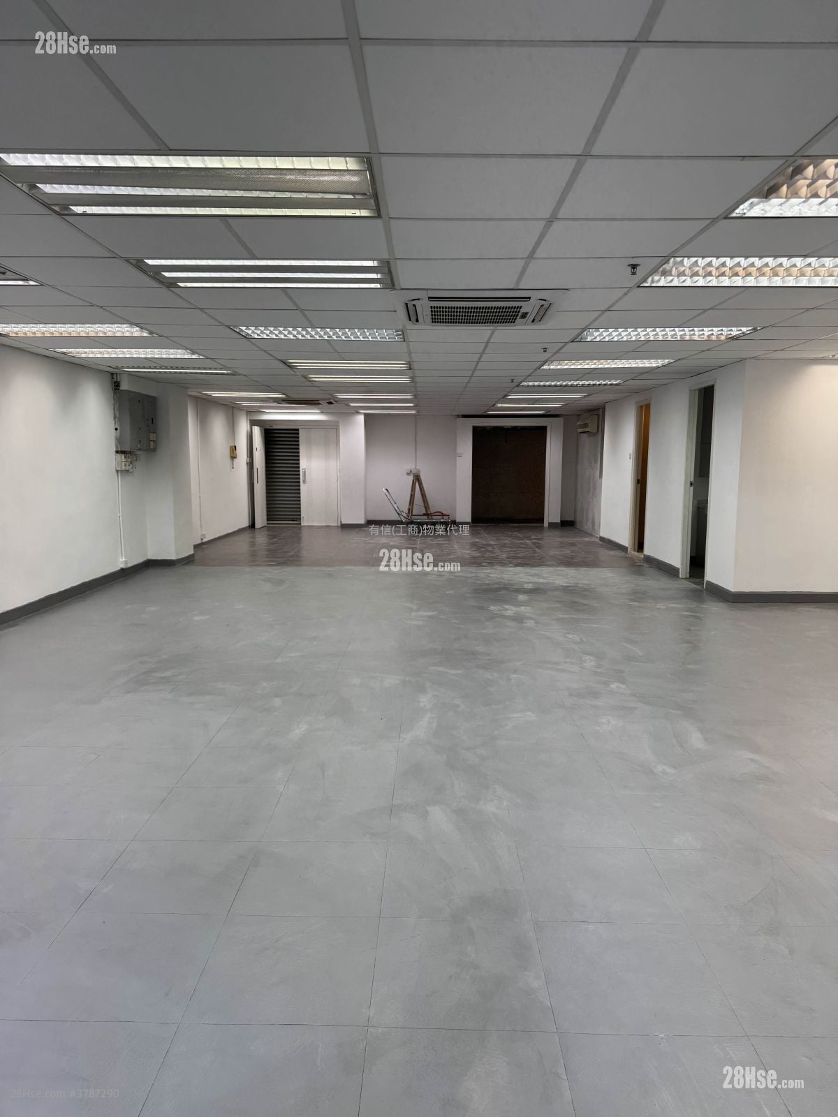 Hong Kong Industrial Centre Rental 2,028 ft²