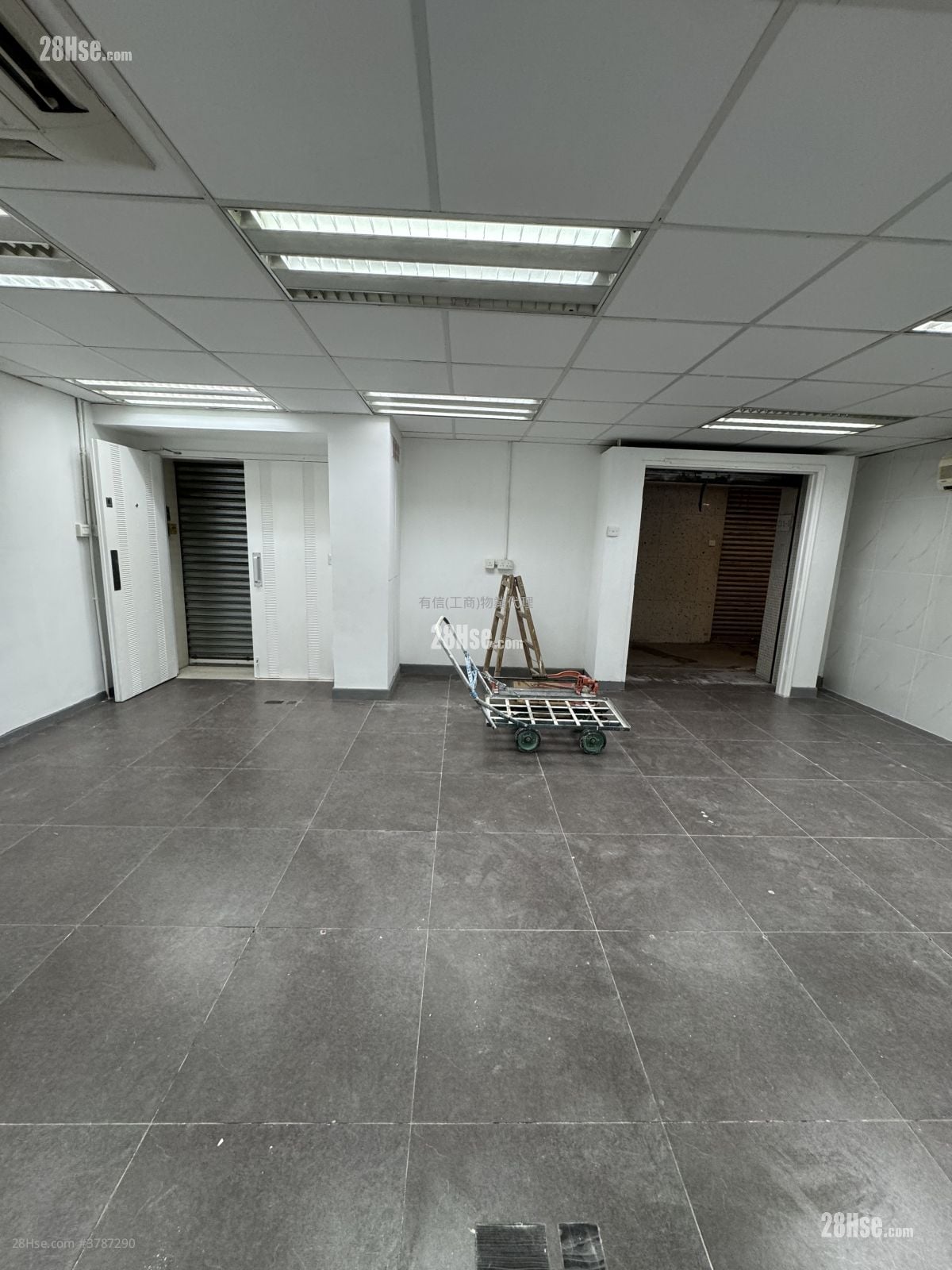 Hong Kong Industrial Centre Rental 2,028 ft²