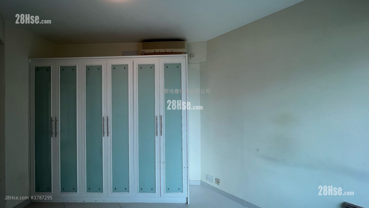 Tierra Verde Sell 4 Bedrooms , 2 Bathrooms 756 ft²