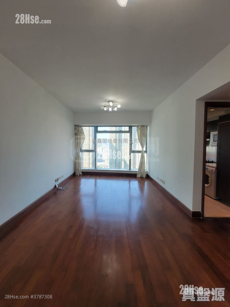 The Harbourside Sell 2 Bedrooms , 2 Bathrooms 755 ft²