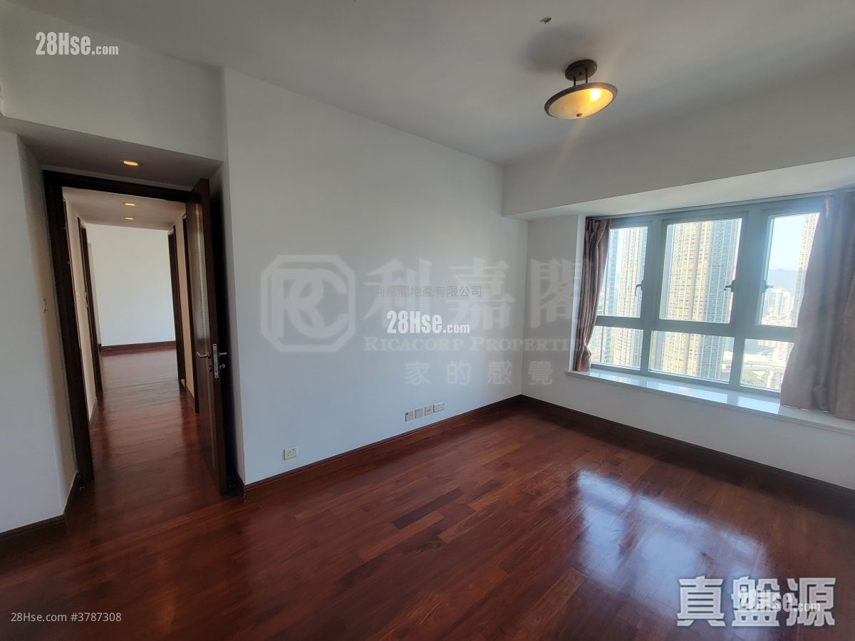 The Harbourside Sell 2 Bedrooms , 2 Bathrooms 755 ft²