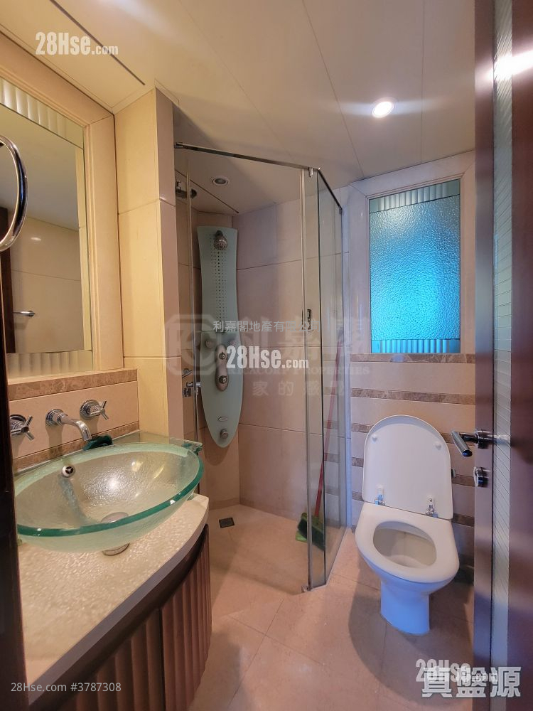 The Harbourside Sell 2 Bedrooms , 2 Bathrooms 755 ft²