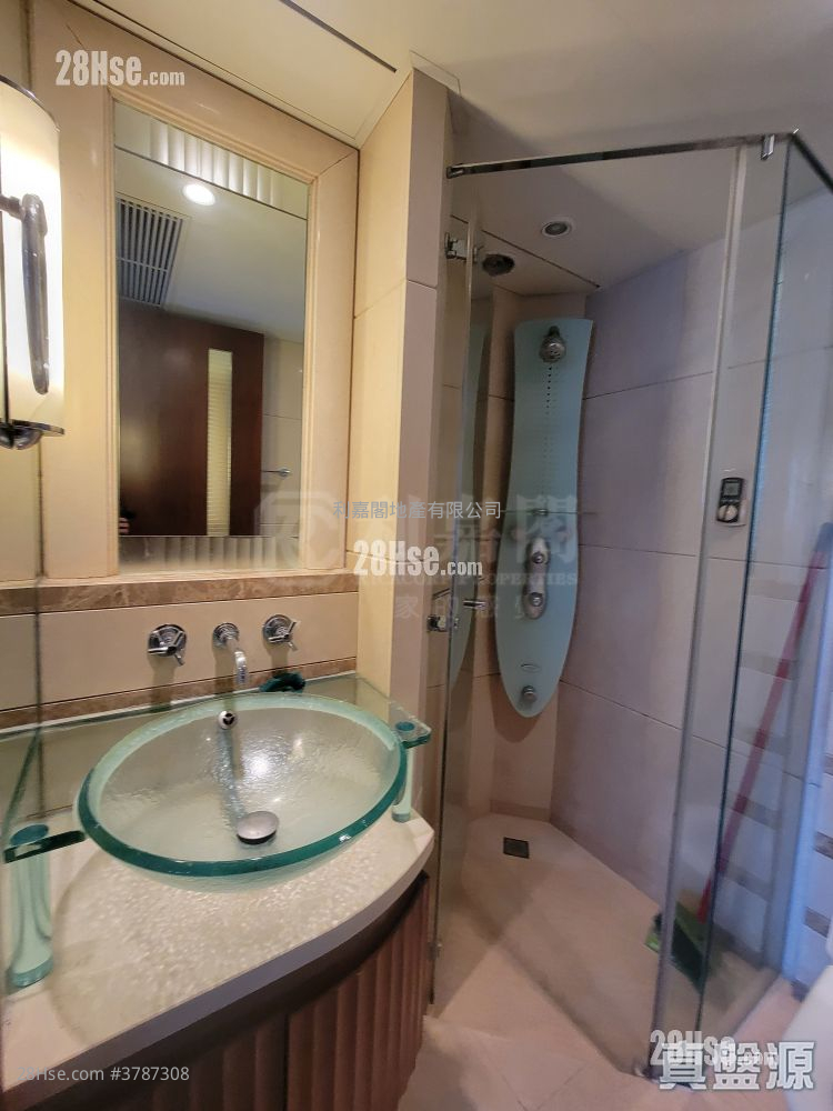 The Harbourside Sell 2 Bedrooms , 2 Bathrooms 755 ft²