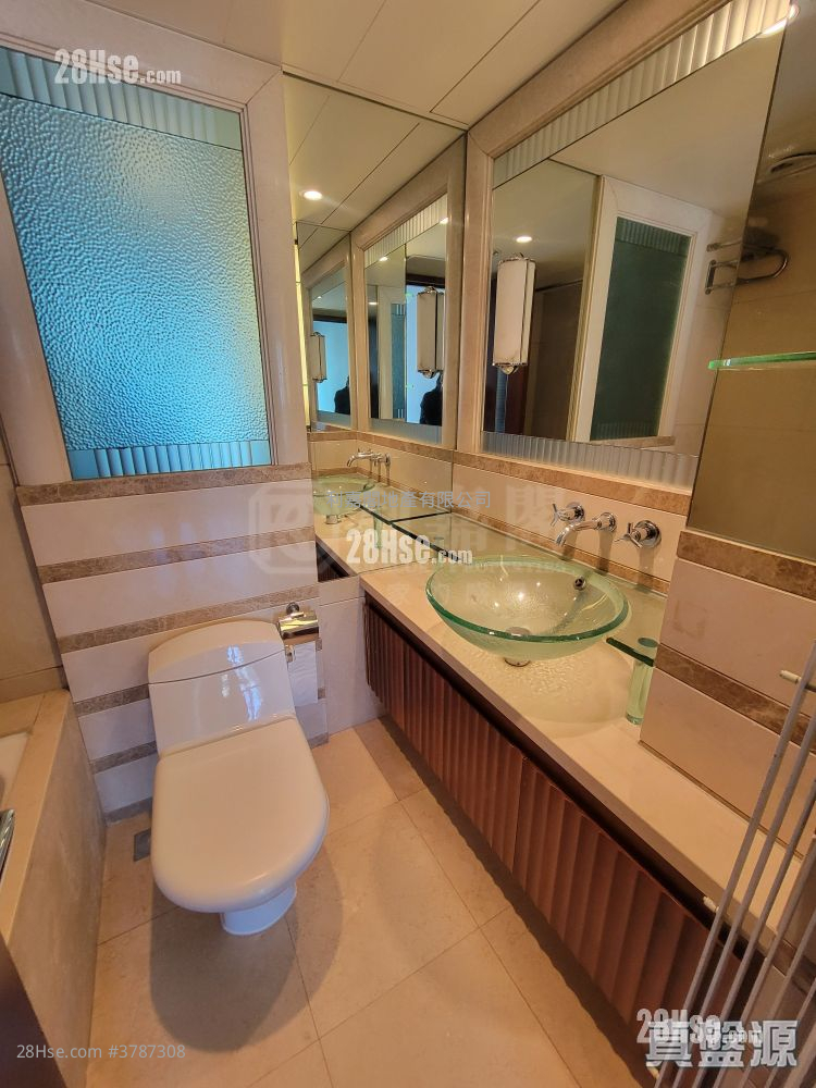 The Harbourside Sell 2 Bedrooms , 2 Bathrooms 755 ft²