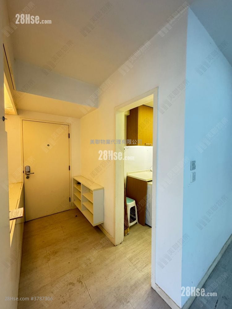 Sunshine Grove Sell 2 Bedrooms , 1 Bathroom 477 ft²