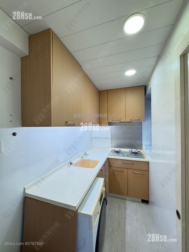 Sunshine Grove Sell 2 Bedrooms , 1 Bathroom 477 ft²