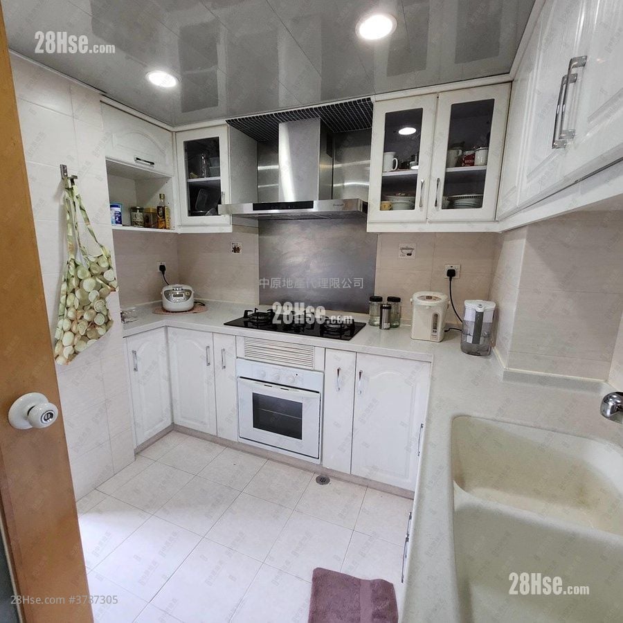 Tolo Ridge Sell 3 Bedrooms , 2 Bathrooms 1,223 ft²