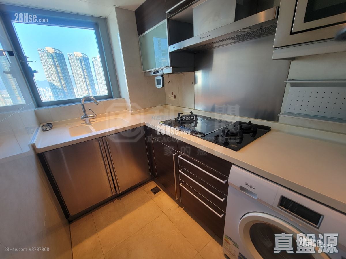 The Harbourside Sell 2 Bedrooms , 2 Bathrooms 755 ft²