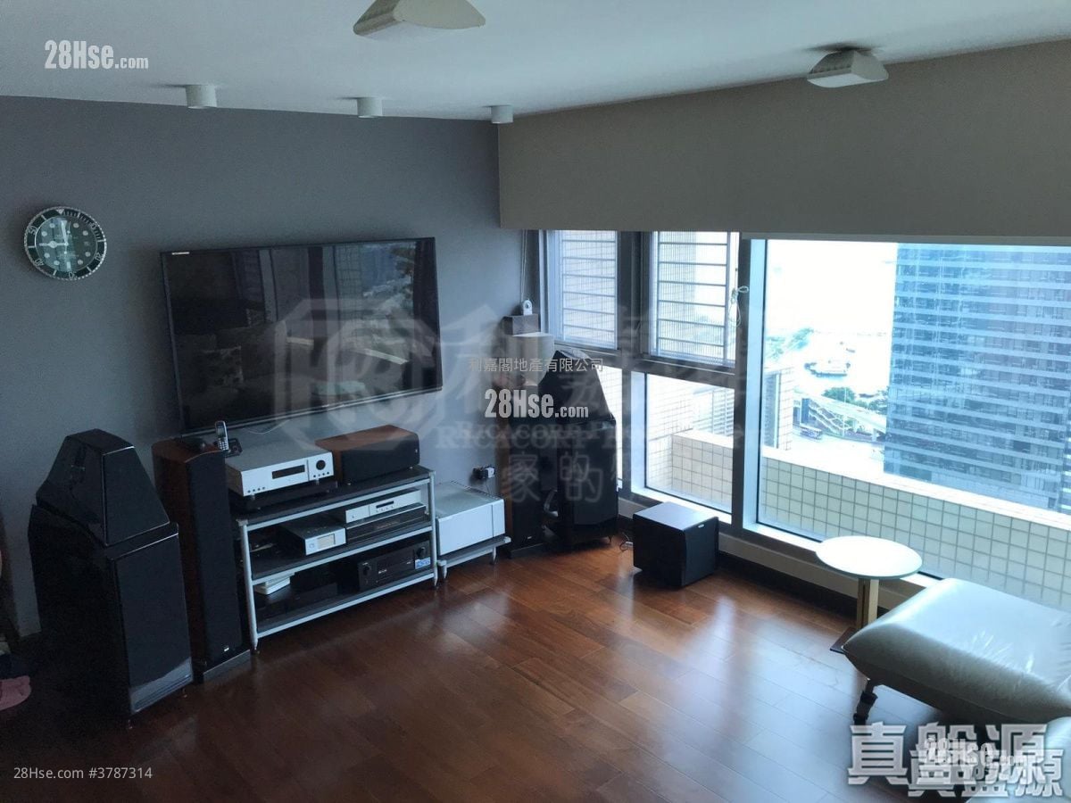 The Waterfront Sell 3 Bedrooms , 4 Bathrooms 1,592 ft²