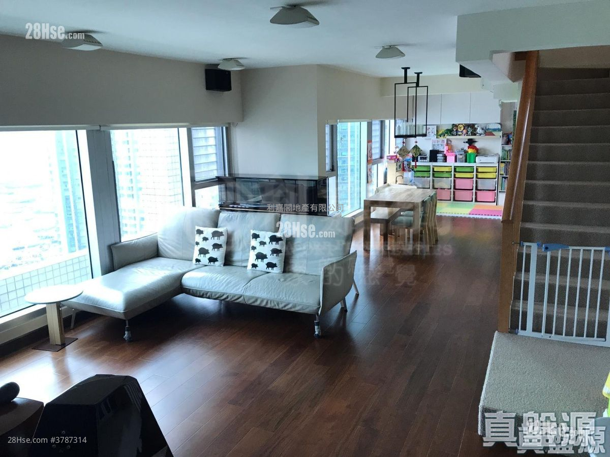 The Waterfront Sell 3 Bedrooms , 4 Bathrooms 1,592 ft²