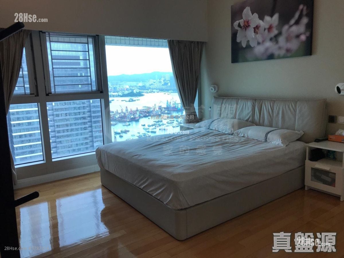 The Waterfront Sell 3 Bedrooms , 4 Bathrooms 1,592 ft²