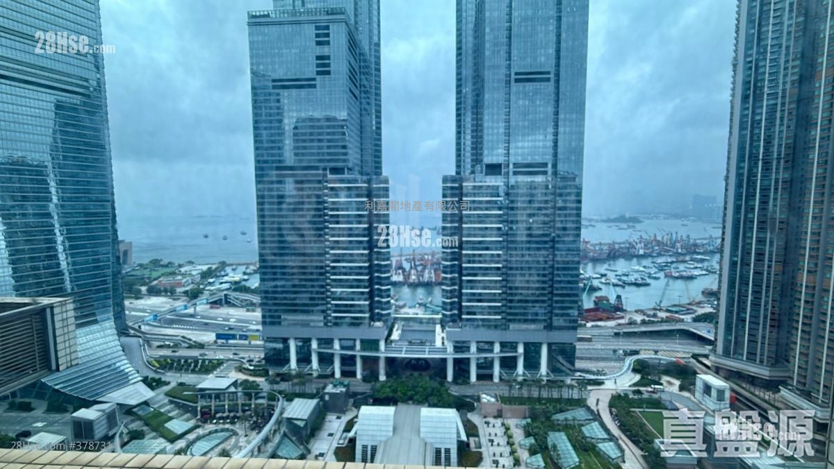 The Waterfront Sell 3 Bedrooms , 4 Bathrooms 1,592 ft²