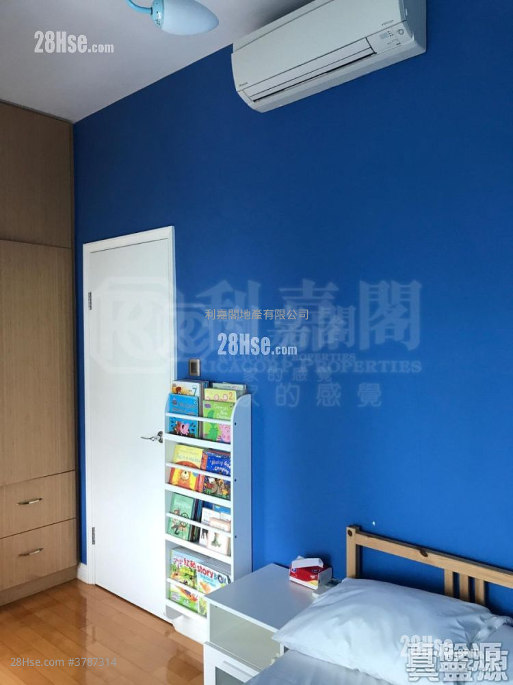 The Waterfront Sell 3 Bedrooms , 4 Bathrooms 1,592 ft²