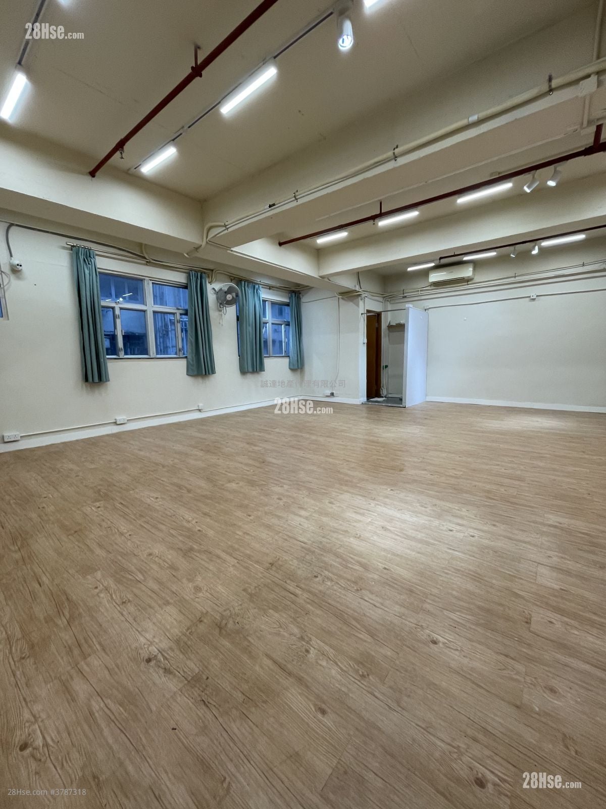 Winful Centre Rental 688 ft²