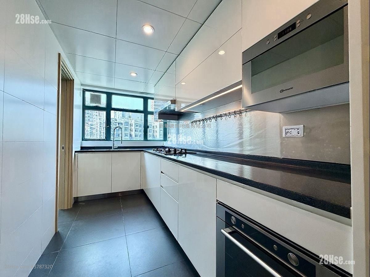 罗便臣道80号 租盘 3 房 , 3 浴室 1,052 平方尺