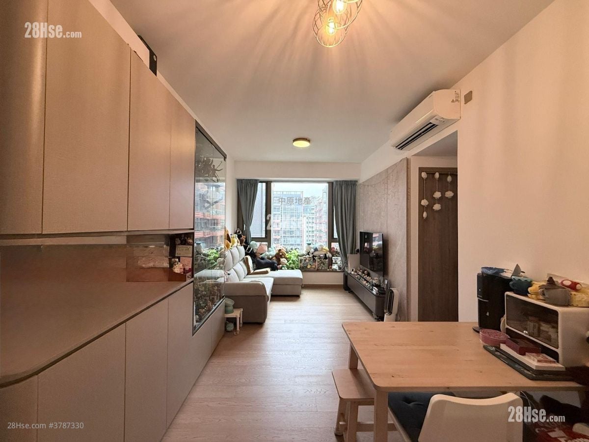 Centra Horizon Sell 2 Bedrooms 556 ft²