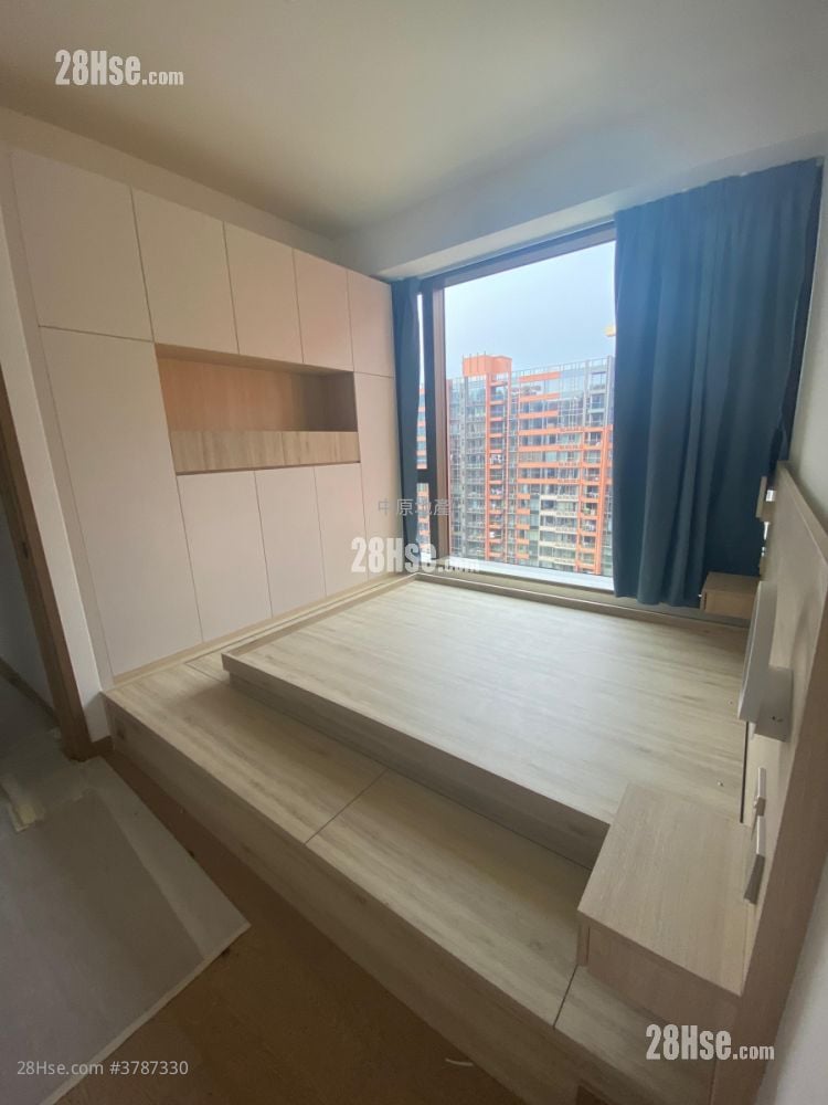 Centra Horizon Sell 2 Bedrooms 556 ft²