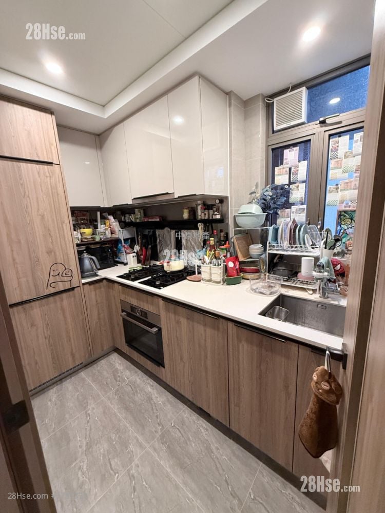 Centra Horizon Sell 2 Bedrooms 556 ft²