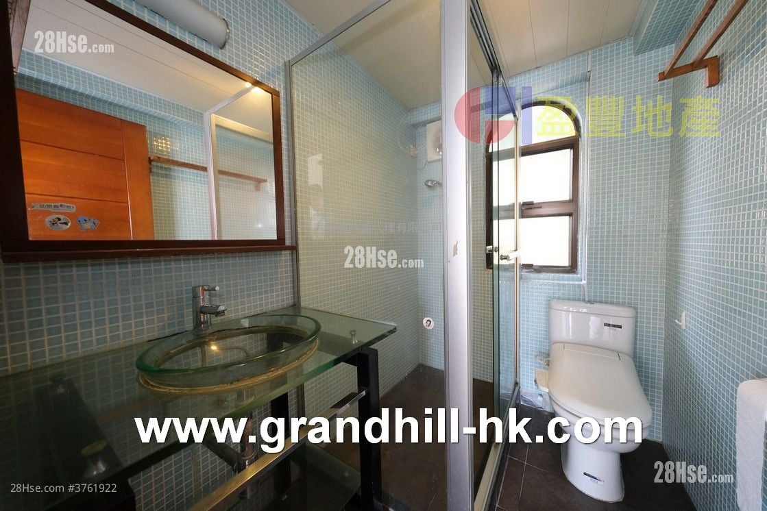 村屋 售盘 2 房 , 1 浴室