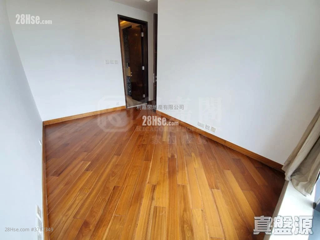 Ultima Sell 3 Bedrooms , 2 Bathrooms 1,046 ft²