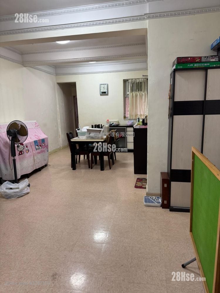 209 Apliu Street Sell 2 Bedrooms , 1 Bathroom 706 ft²