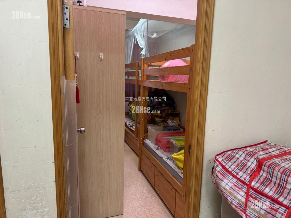 209 Apliu Street Sell 2 Bedrooms , 1 Bathroom 706 ft²