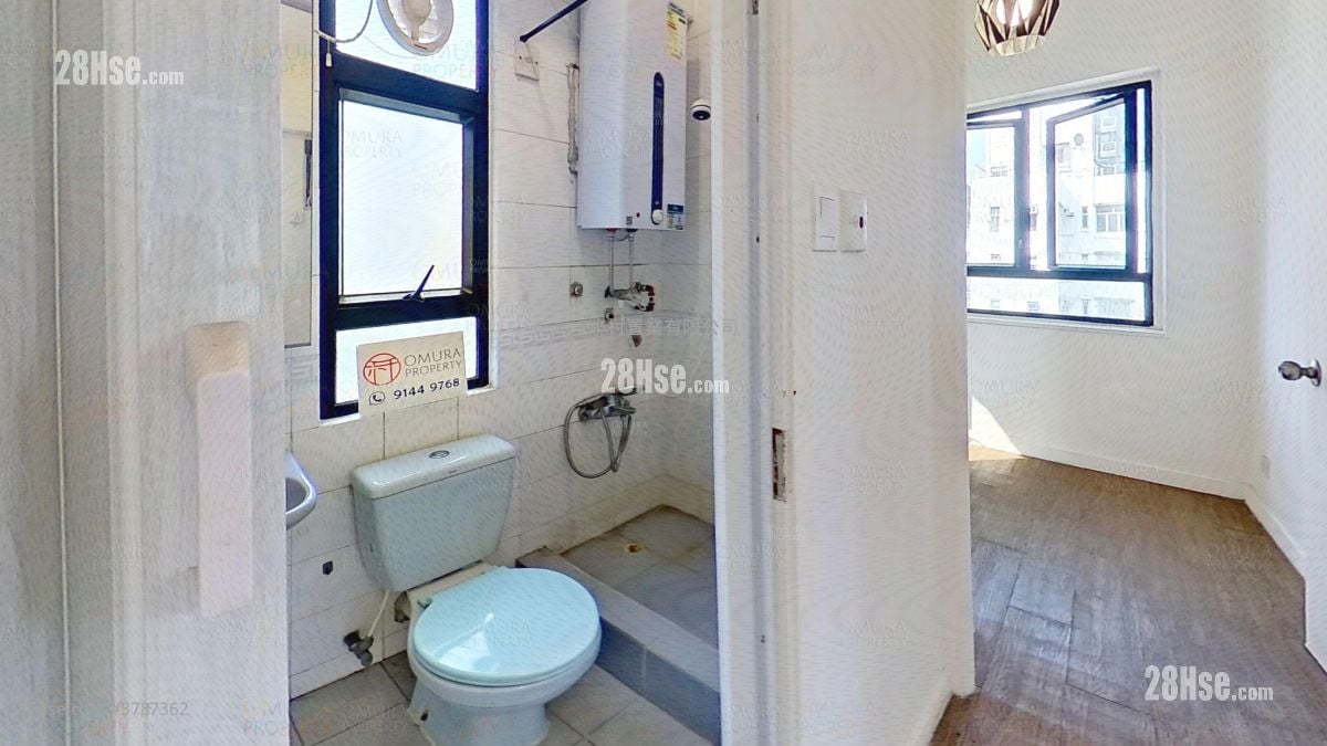 浴室: 顺景阁 售盘 2 房 , 1 浴室 258 平方尺