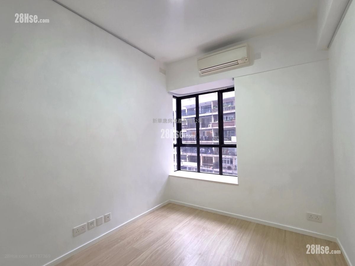 Elegant Terrace Rental 3 Bedrooms , 2 Bathrooms 1,027 ft²