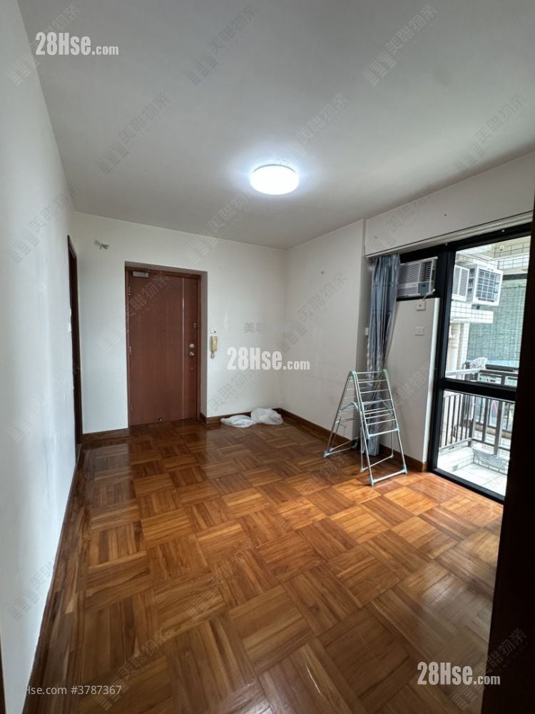 Royal Green Sell 2 Bedrooms 370 ft²