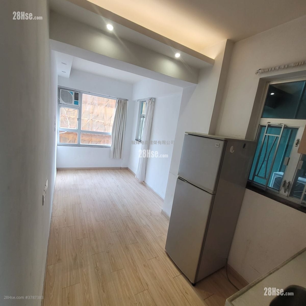 Man Wah Building Rental Studio , 1 Bathroom 180 ft²
