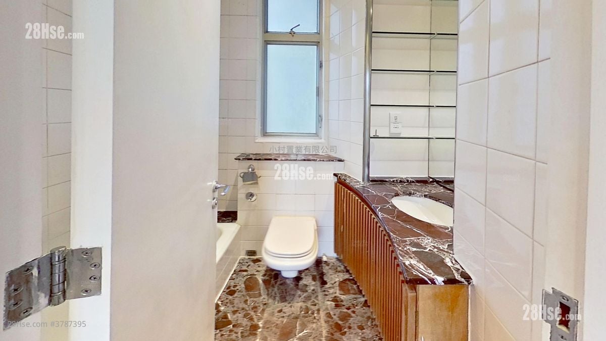 bathroom: 23 Repulse Bay Road Rental 3 Bedrooms , 2 Bathrooms 1,035 ft²