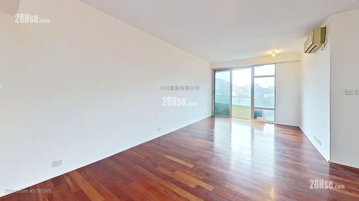 living room: 23 Repulse Bay Road Rental 3 Bedrooms , 2 Bathrooms 1,035 ft²