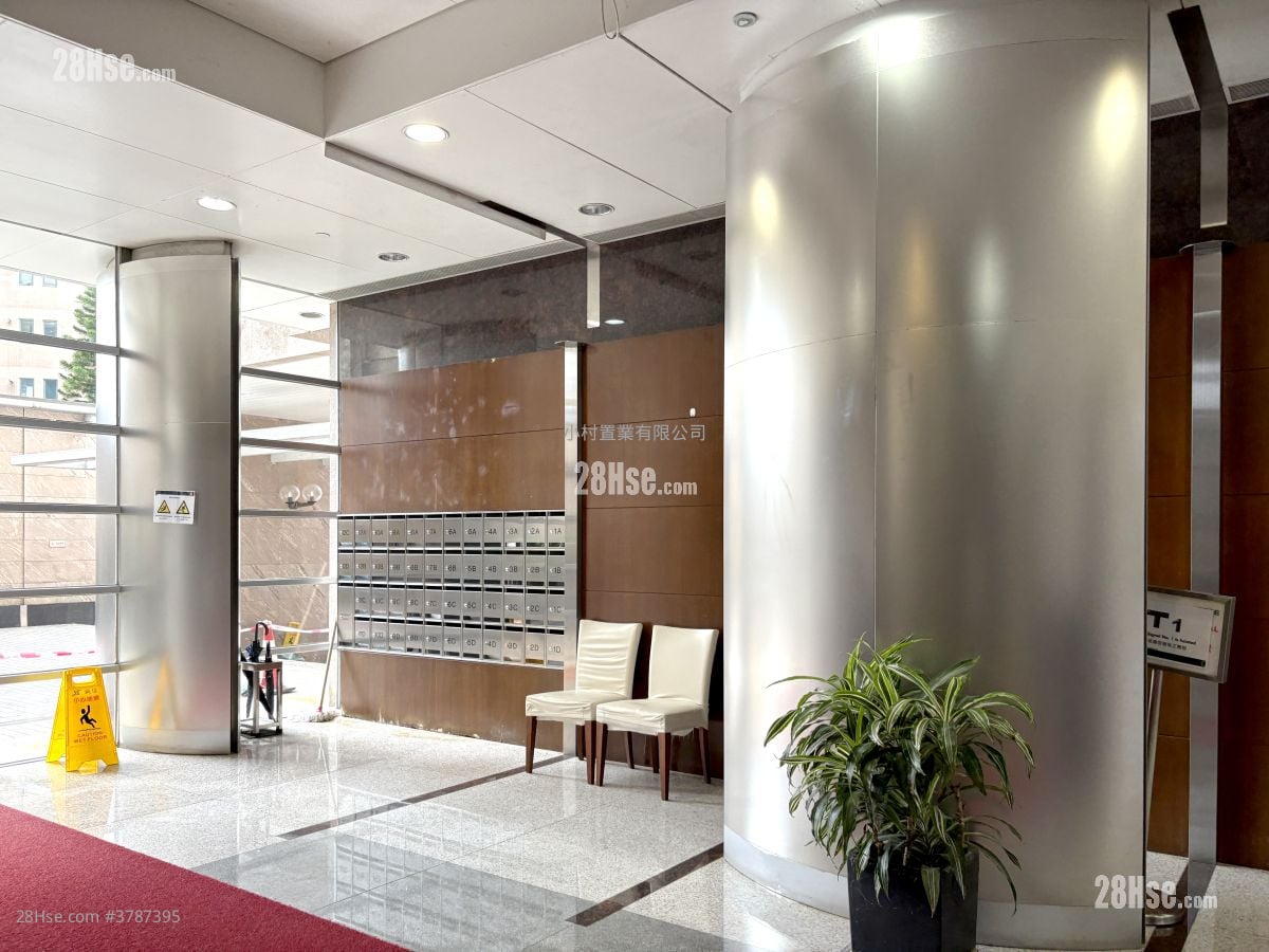 Lobby: 23 Repulse Bay Road Rental 3 Bedrooms , 2 Bathrooms 1,035 ft²