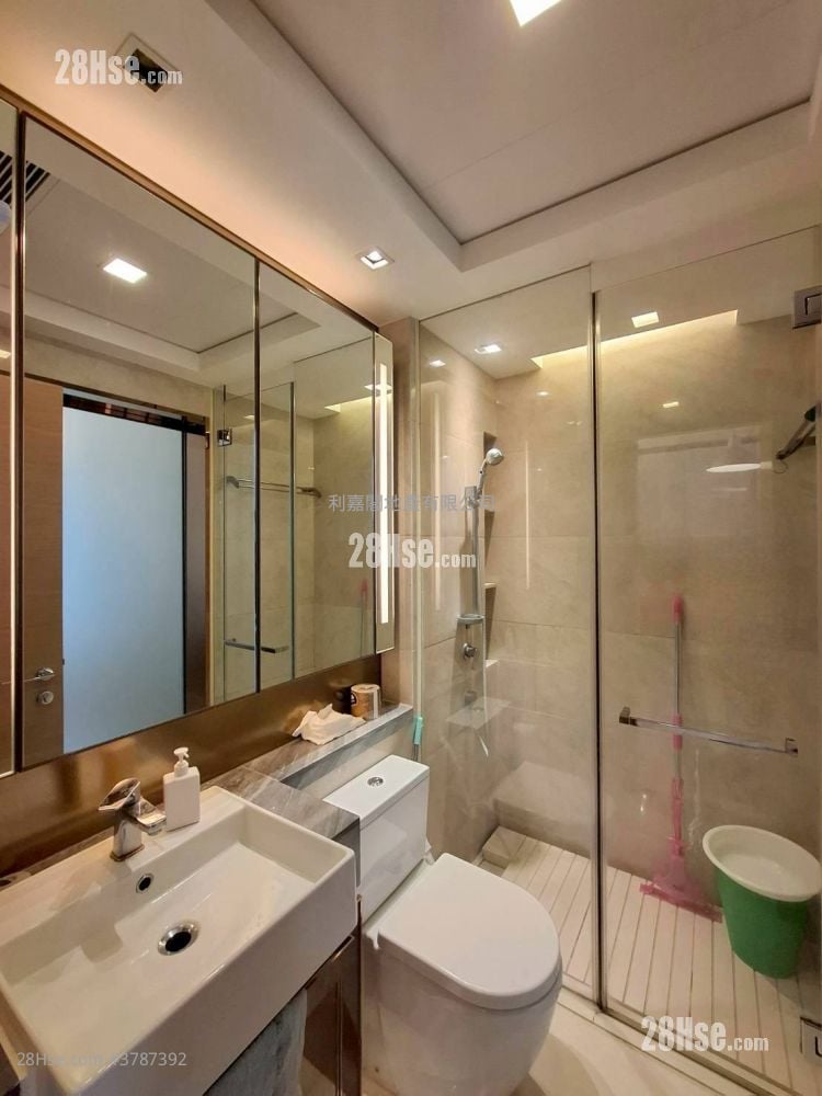 Century Link Rental 1 Bedroom 377 ft²