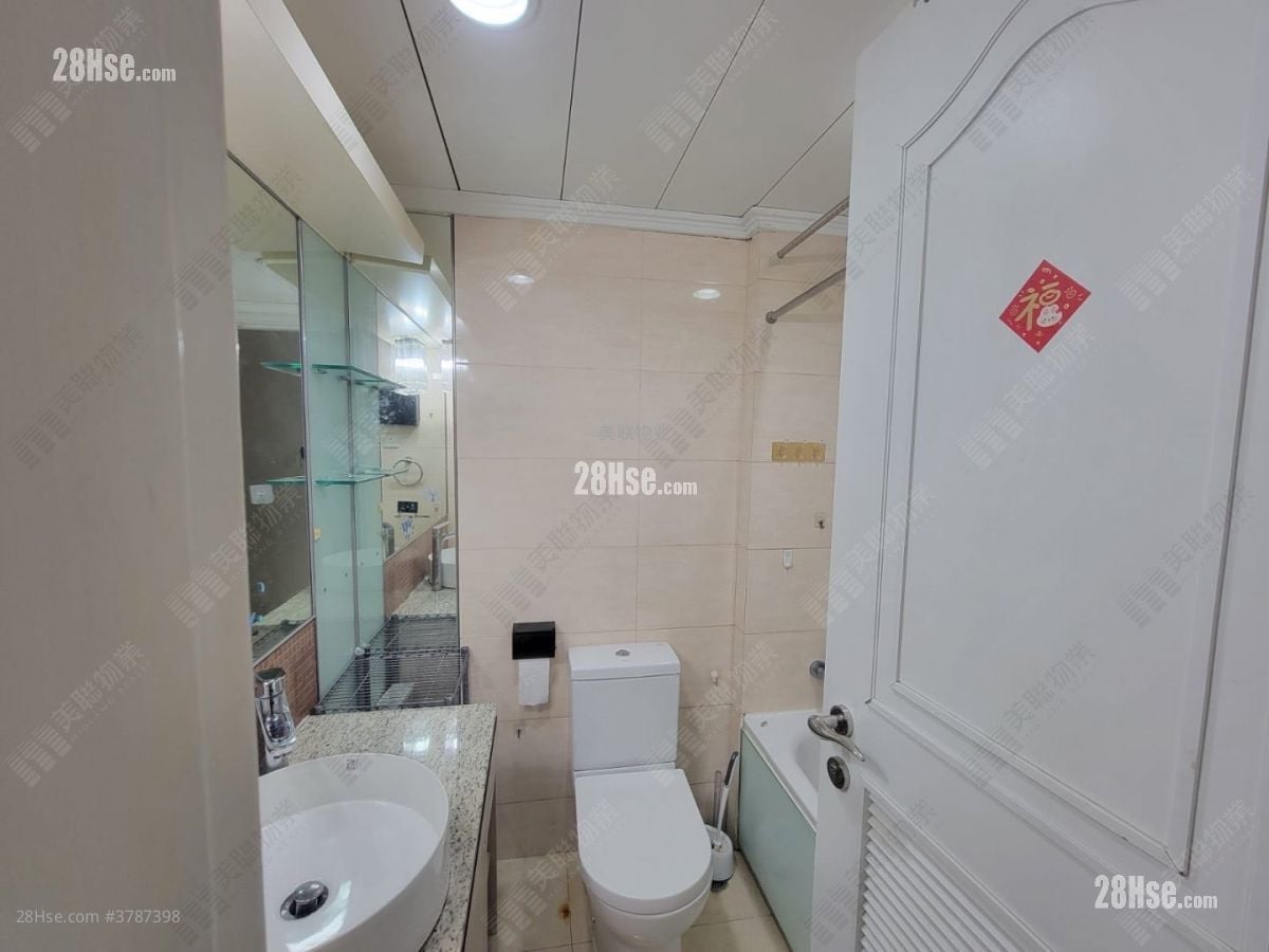 Central Park Towers Sell 3 Bedrooms , 1 Bathroom 578 ft²