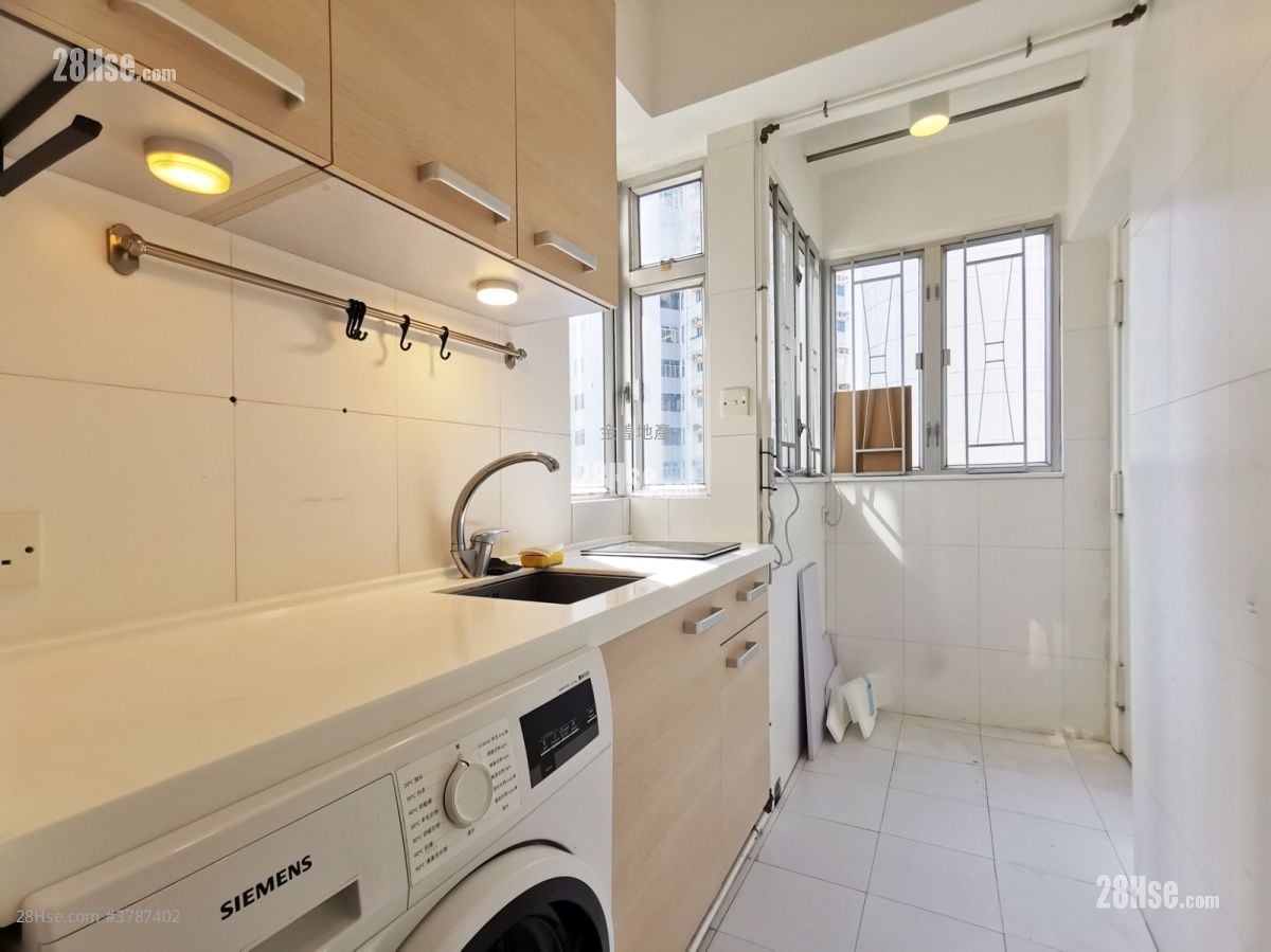 海怡阁 租盘 1 房 328 平方尺