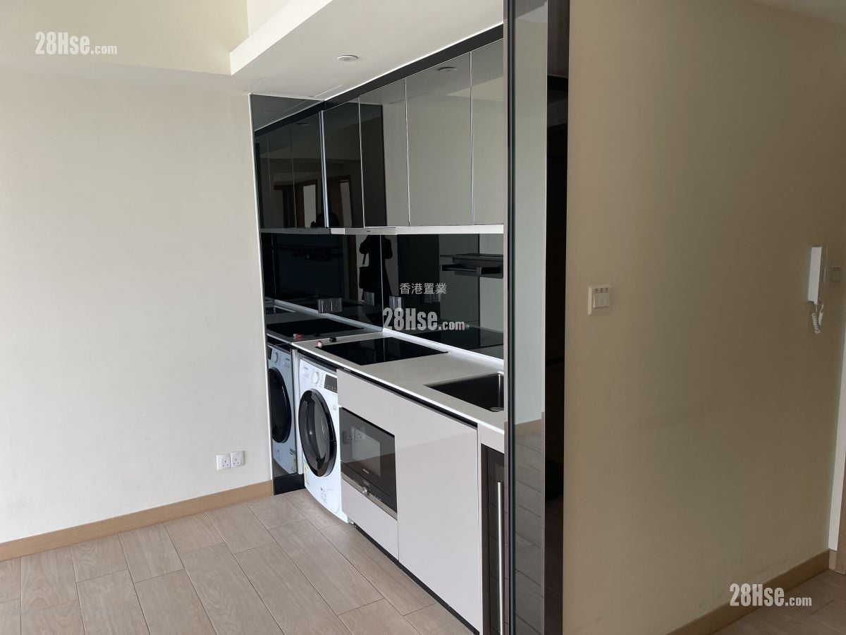 Century Link Rental 3 Bedrooms , 2 Bathrooms 595 ft²